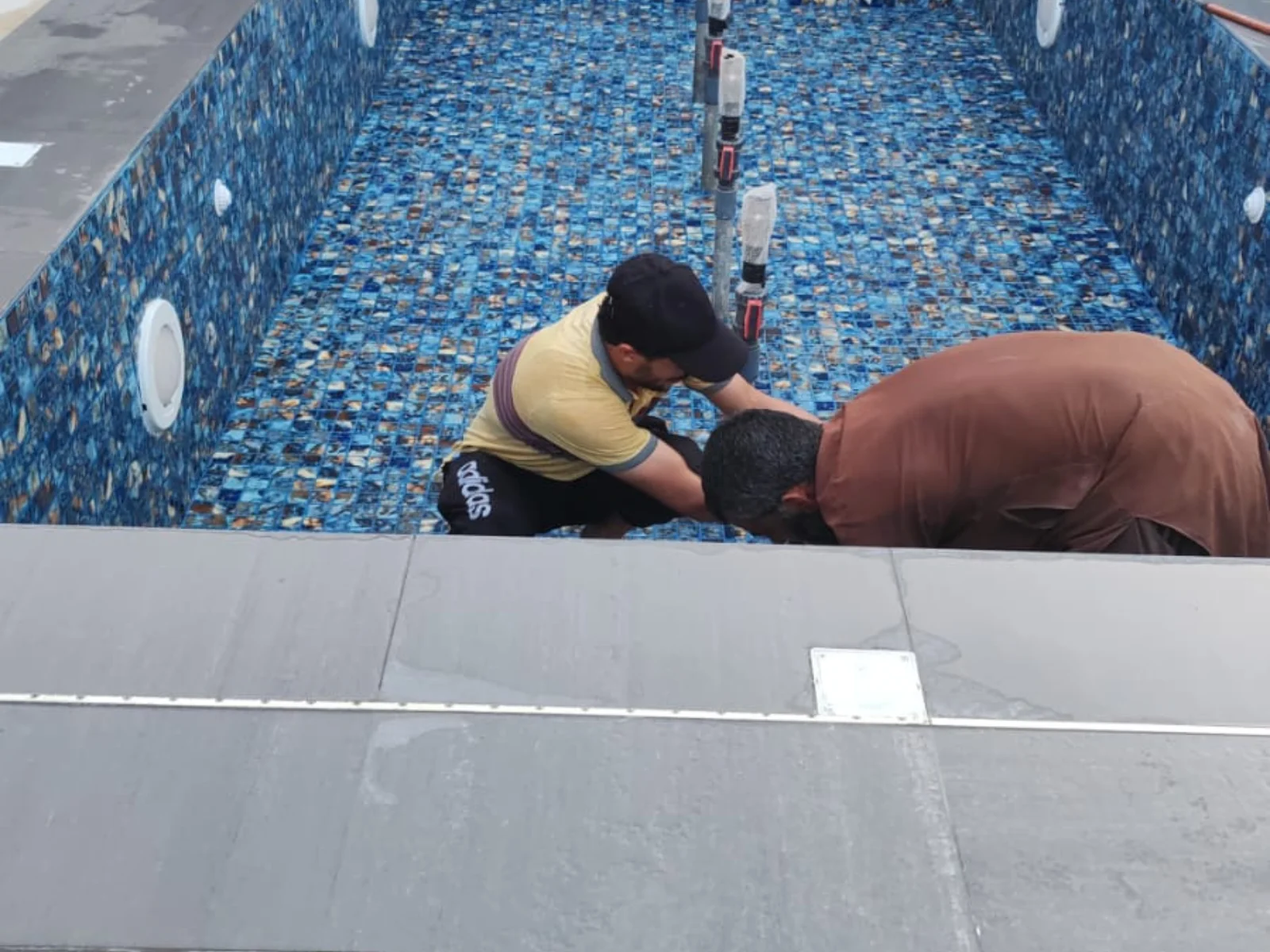 خطوات عمل شركة صيانة المسابح في الرياض